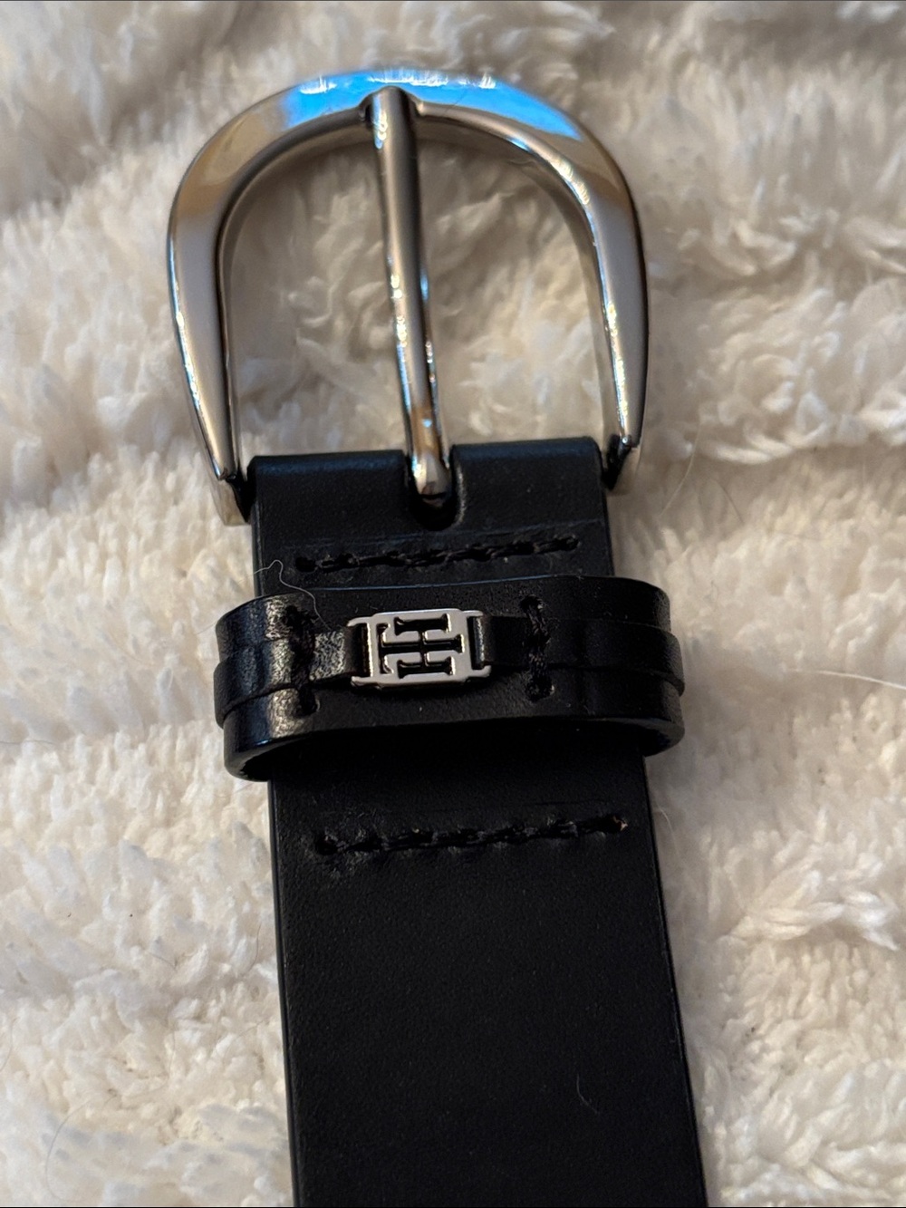 Vintage Tommy Hilfiger Woman’s Black Leather Belt with Silver Buckle